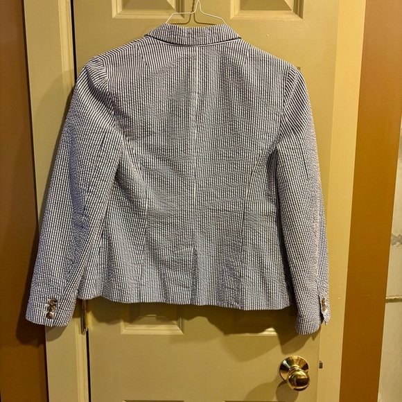 GAP Women's Navy and White Seersucker Blazer - Picture 2 of 4